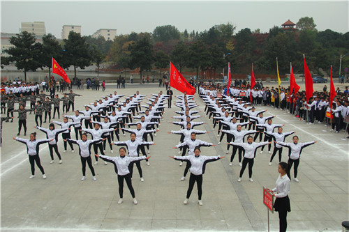 公司在新生广播体操比赛中夺冠